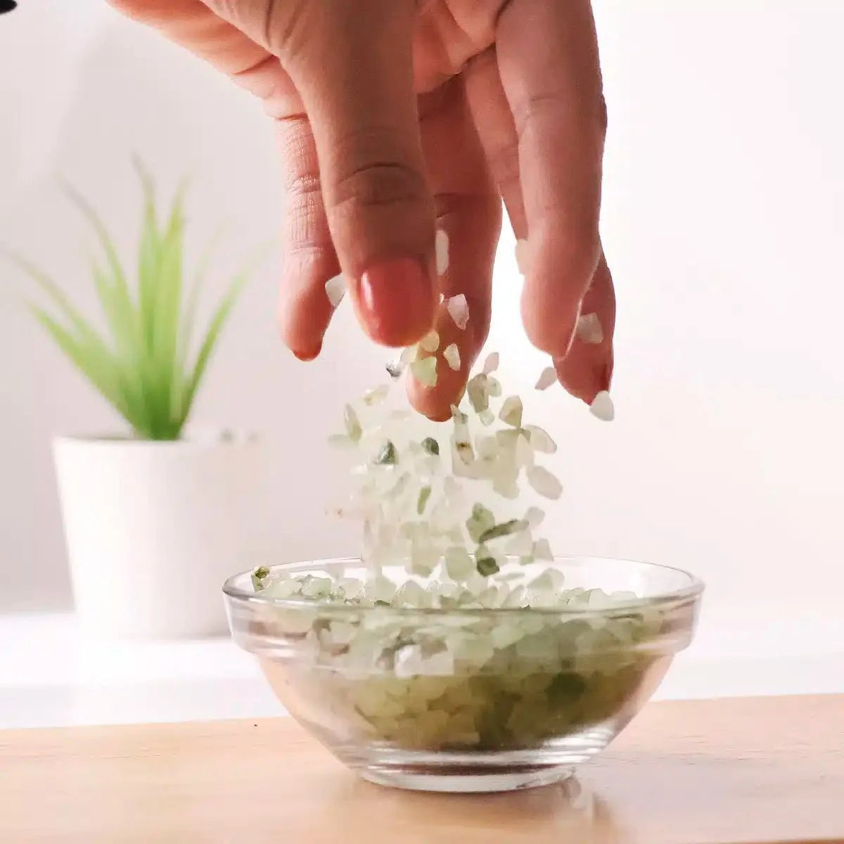 Green Aventurine Chips Stone - GOOD HABITSS